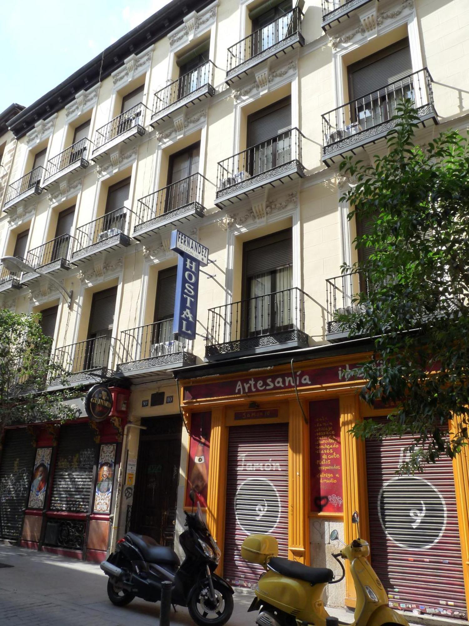 Hostal Fernandez Madrid Buitenkant foto