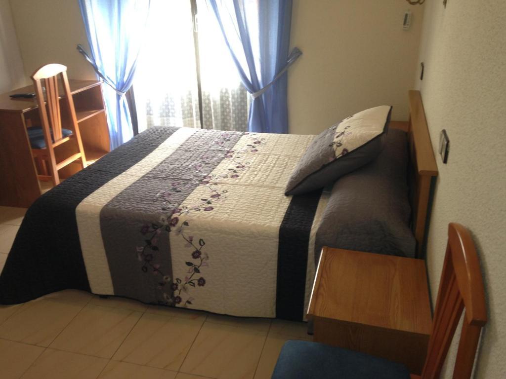 Hostal Fernandez Madrid Buitenkant foto