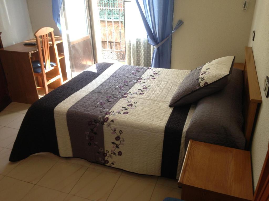 Hostal Fernandez Madrid Buitenkant foto
